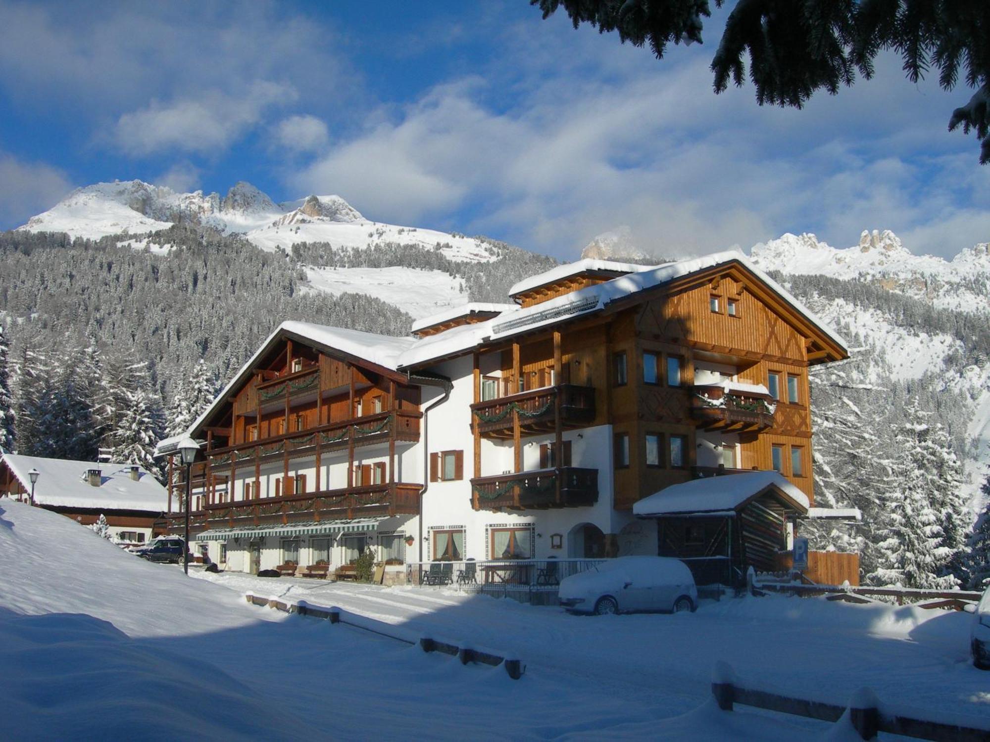 Hotel Gran Mugon Vigo di Fassa Extérieur photo