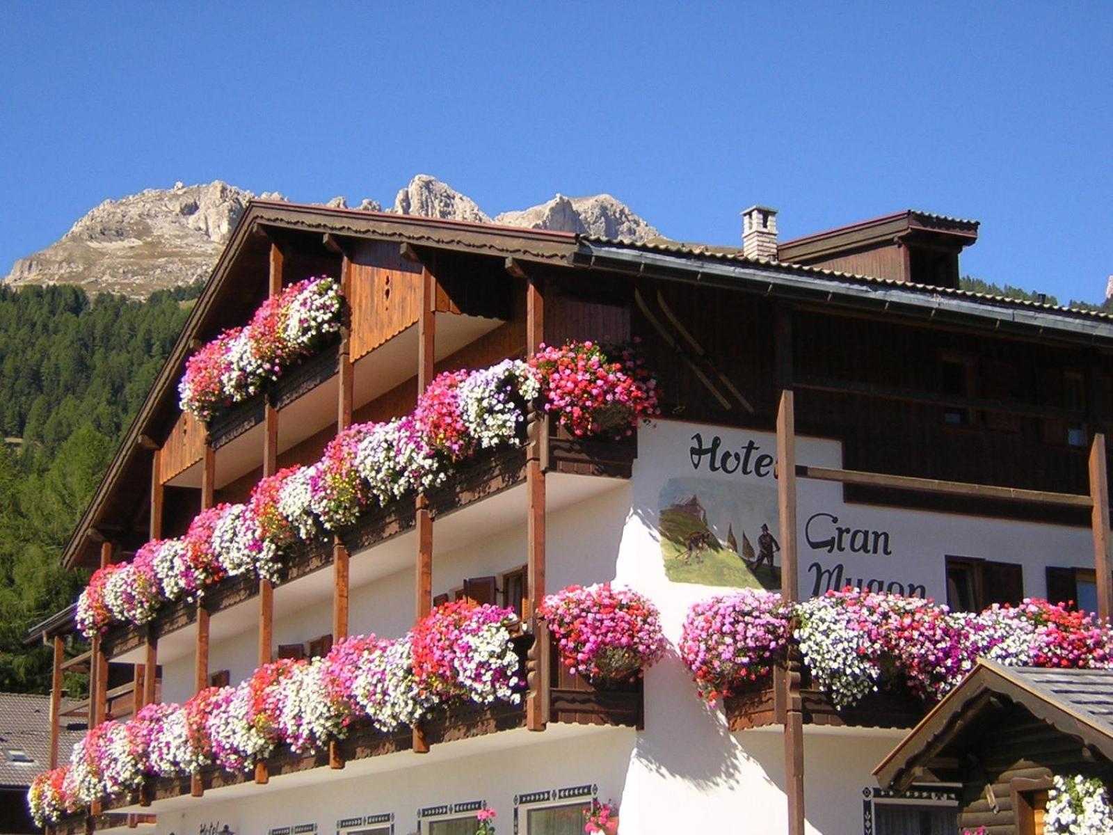 Hotel Gran Mugon Vigo di Fassa Extérieur photo